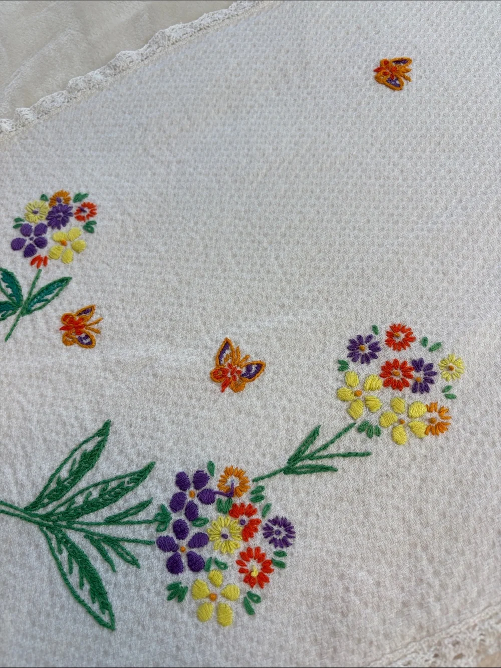 Vintage Hand-Embroidered Floral Linen Runner with Lace Trim w/Butterflies Sweet!